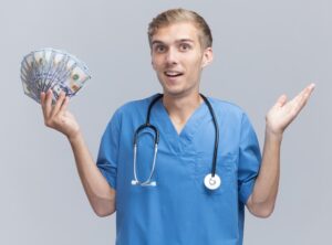 Зарплаты врачей в российских регионах в 2021 году rgwj86onpawstrp6vl