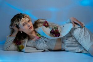 Апрель 2023: гороскоп для женщин-Водолеев bfotdokpmpgm5qoton