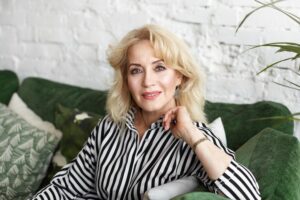 Модные прически 2020 года для дам старше 50 лет. d04xw6fq537d1y62lb