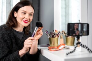 Доход визажиста в России: сколько можно заработать 0wpyrhzfirfnc40qol