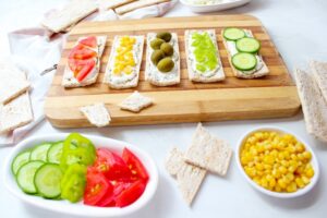 Идеи для праздничных закусок: бутерброды на шпажках 22rflsebl6tsftzd47