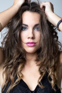 Трендовые женские стрижки на средние волосы 2020 года dl64d04ov6r1klzjze