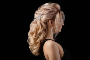 Идеи для выпускных причесок на короткие волосы: 9-11 классы namrtn3pw537brv9ma