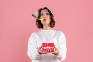 Как выбрать подарок девушке на День святого Валентина s0ggk0v270jk4fsstg