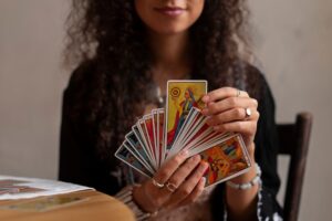 Что символизирует карта Таро «Королева монет» zh6a0l0keu3bqlgn4b