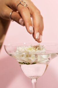 Когда лучше всего делать маникюр в июле 2021 года njez4ha5drejwntzun