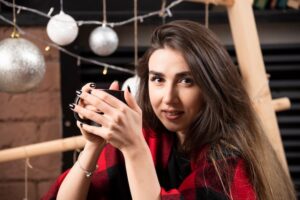 Свежие идеи маникюра на Новый год 2021 ddpcdb3abig9gkuedv