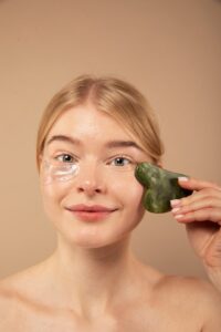 Как гуаша может преобразить вашу кожу: экспресс-совет fbdkf2jvdaiupru487